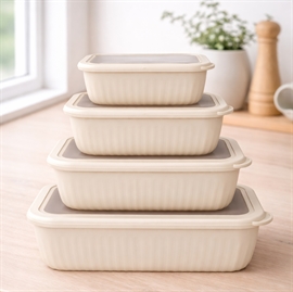 Skålesæt med låg i rektangulær form, 4 stk. i plast, beigeSkålesæt med låg i rektangulær form, 4 stk. i plast, beige