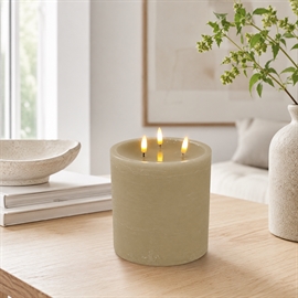 LED bloklys med 3 væger og realistisk 3D-flamme i latte 15 x 15 cm inkl. fjernbetjening